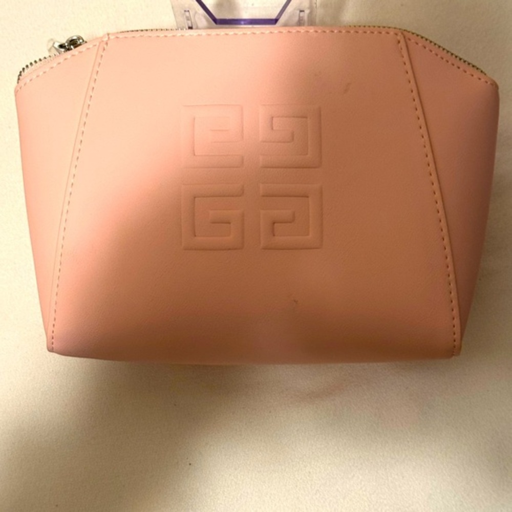 GIVENCHY PARAFUMA BAG BRAND NEW IN ITS ORIGINAL PACKAGING NWT